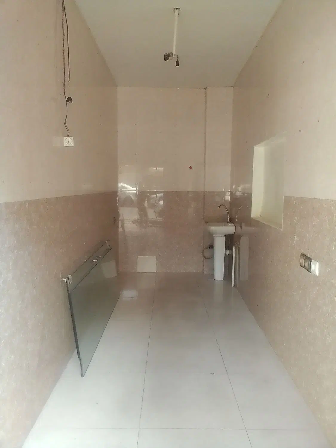 اجاره ۱۰ متر مغازه بر خیابان هاشمی-آب/برق/گاز/تلفن|اجارهٔ مغازه و غرفه|تهران, جیحون|دیوار