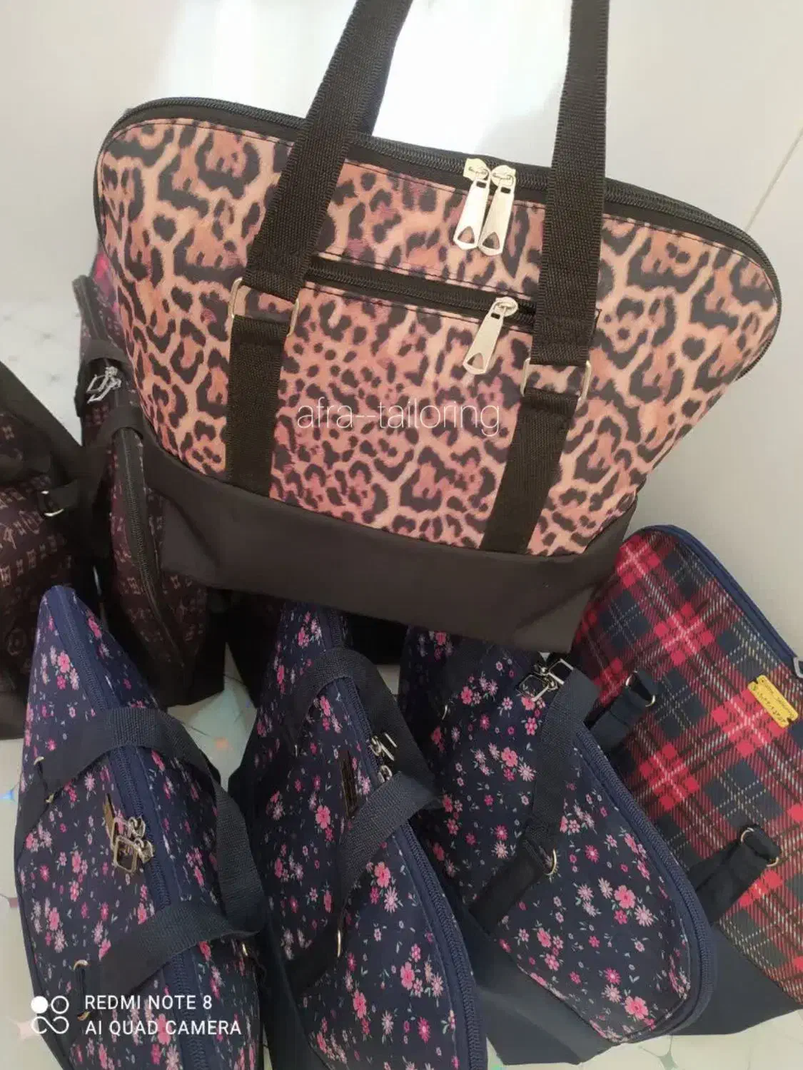 ساک دستی-کیف|کیف، کفش، کمربند|کاشمر, |دیوار