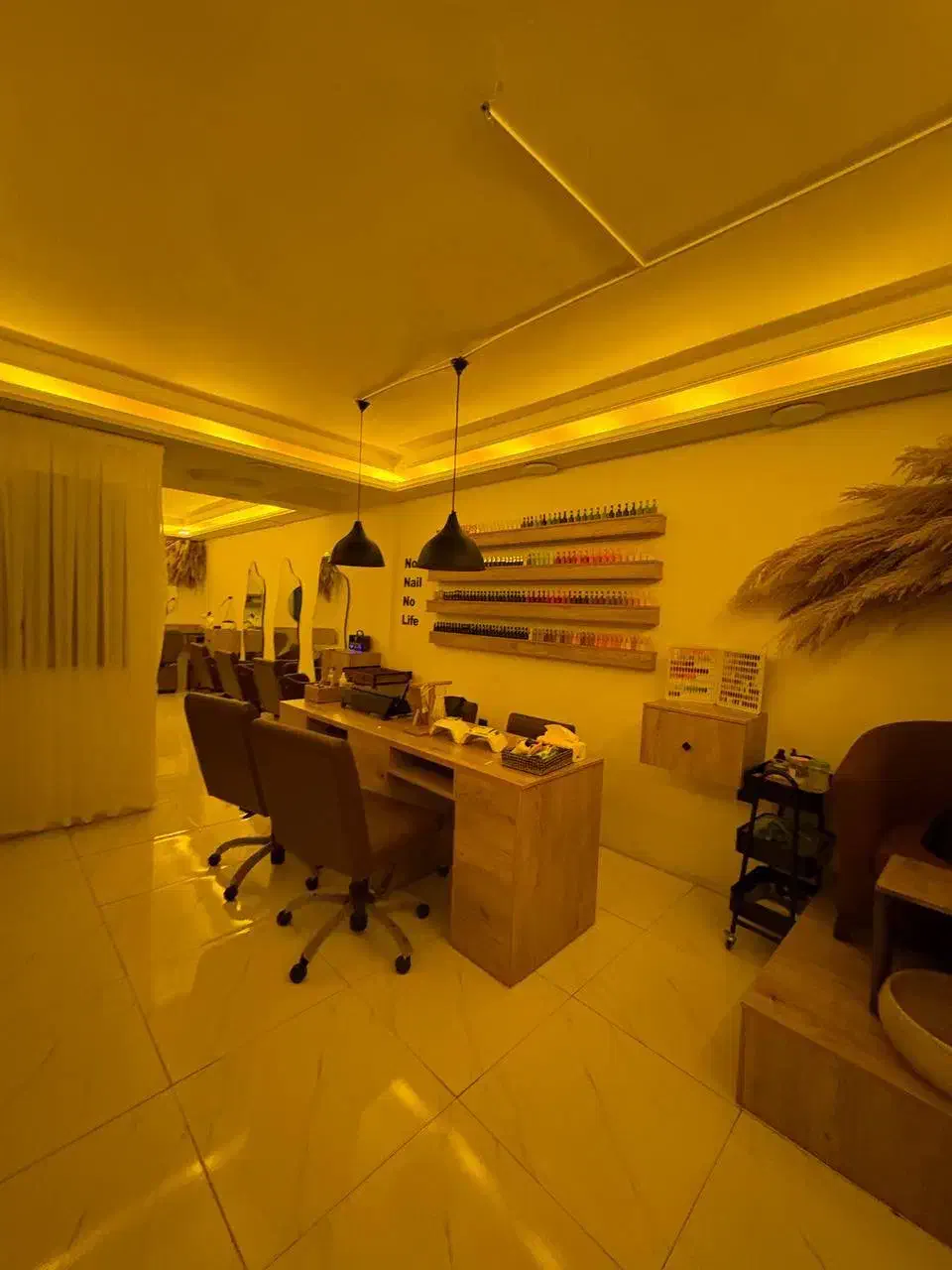 لوازم سالن زیبایی در حد نو فوری|آرایشگاه و سالن‌های زیبایی|شهریار, شهریار|دیوار