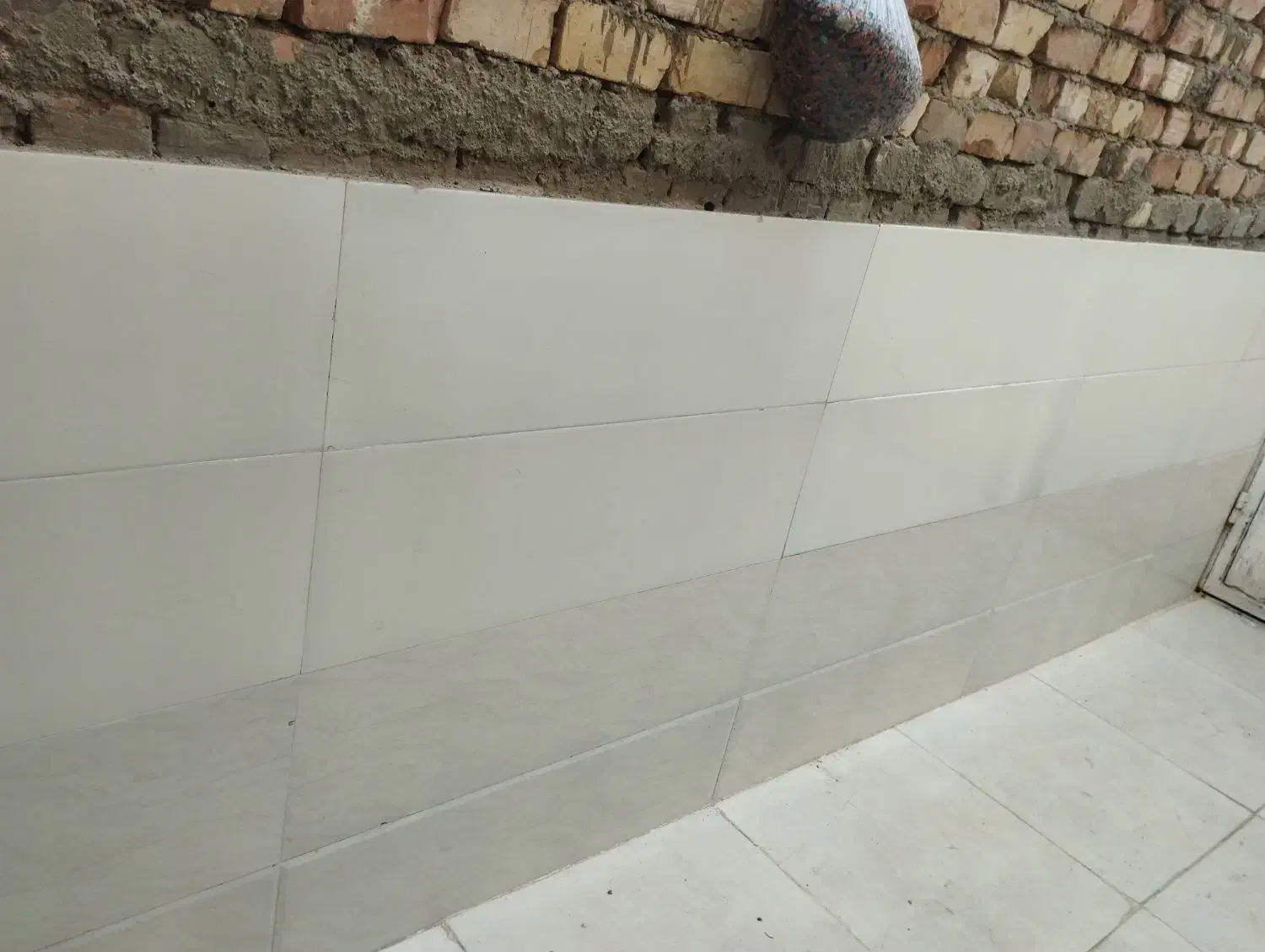 کاشی و سرامیک کاری|خدمات پیشه و مهارت|ساوه, |دیوار