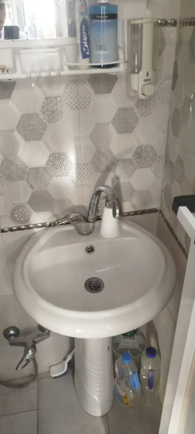 یک عدد سنگ رو شویی سالم نو نو|لوازم سرویس بهداشتی|پیشوا, |دیوار