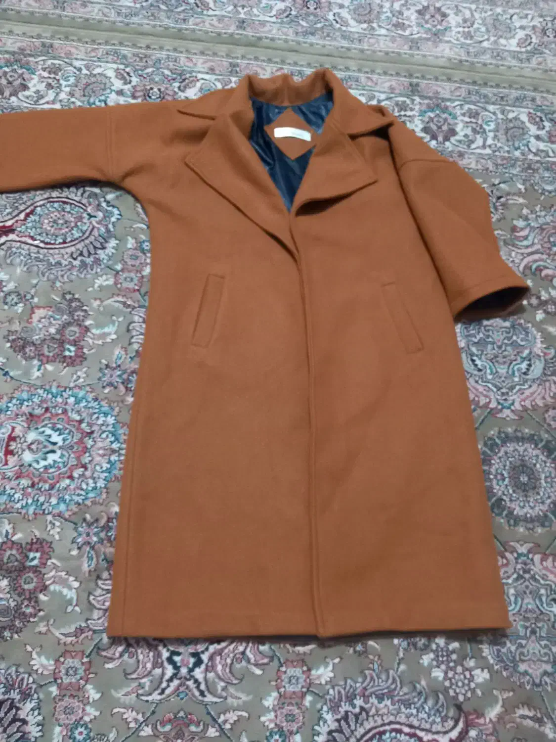 پالتو و شال|لباس|رشت, فلسطین|دیوار