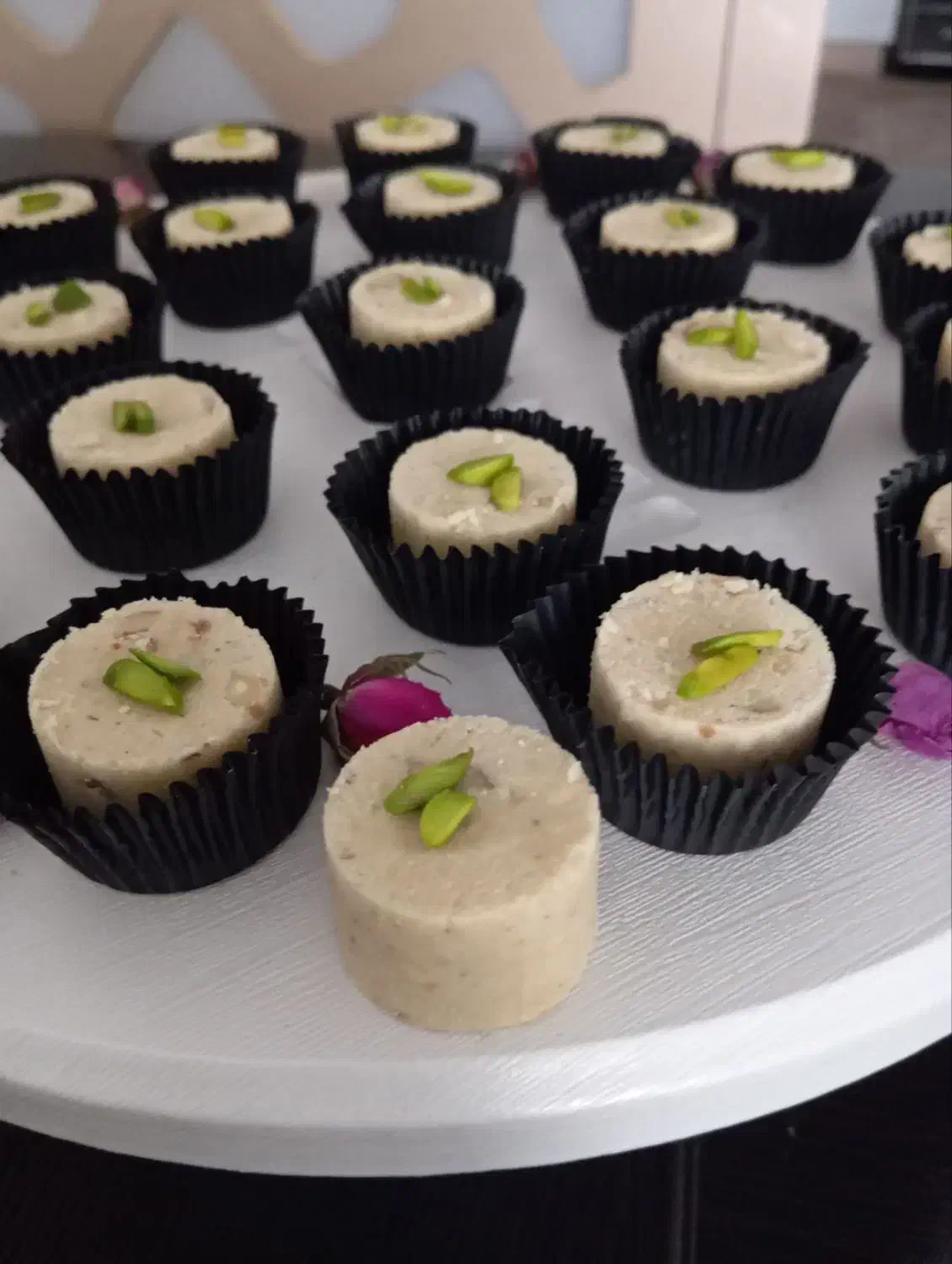 باسلوق باقلواشیرینی راحتی راحت الحلقوم لوکوم شکلات|خوردنی و آشامیدنی|تهران, هاشمی|دیوار