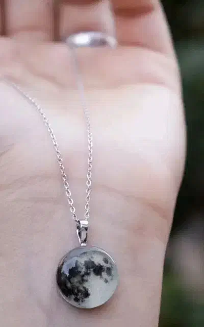 گردنبند ماه|بدلیجات|صومعه‌سرا, |دیوار