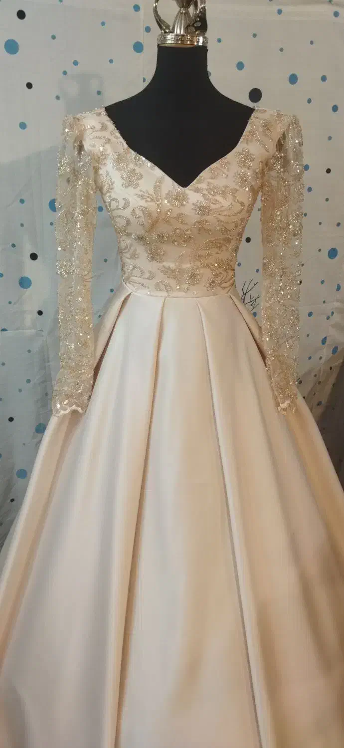 لباس مجلسی|لباس|نیشابور, فرح بخش|دیوار