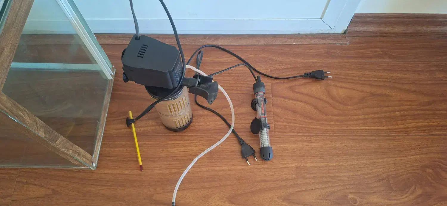 آکواریوم ۳۸ لیتری بهمراه پمپ آب، بخاری و دماسنج|ماهی|بیرجند, |دیوار