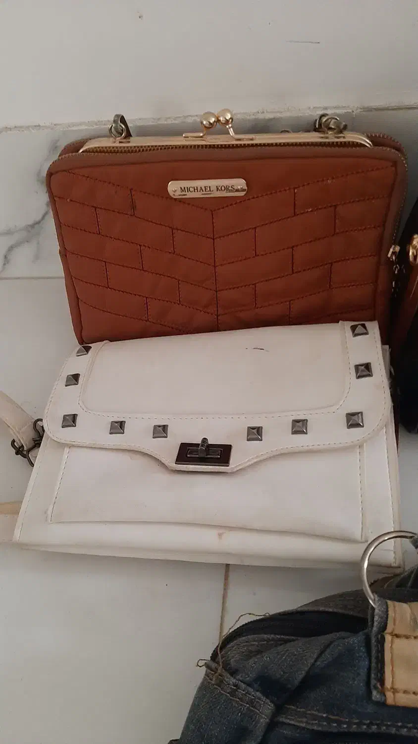 کیف وکفش|کیف، کفش، کمربند|نیشابور, سرآب کوشک|دیوار