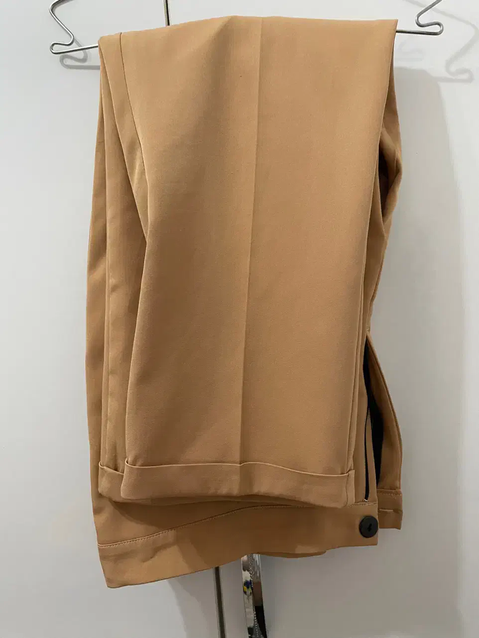 کت و شلوار زنانه|لباس|رشت, یخسازی|دیوار