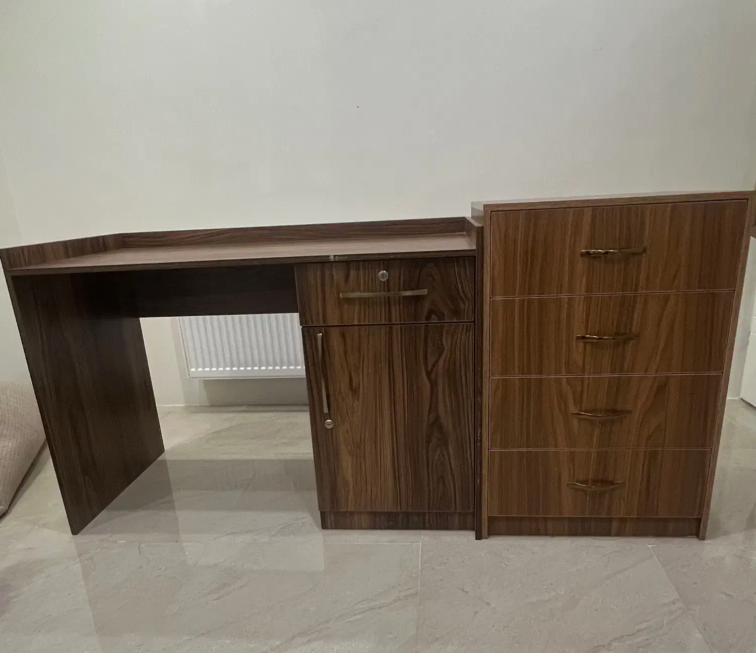 میز تحریر +فایل|میز تحریر و کامپیوتر|ارومیه, |دیوار