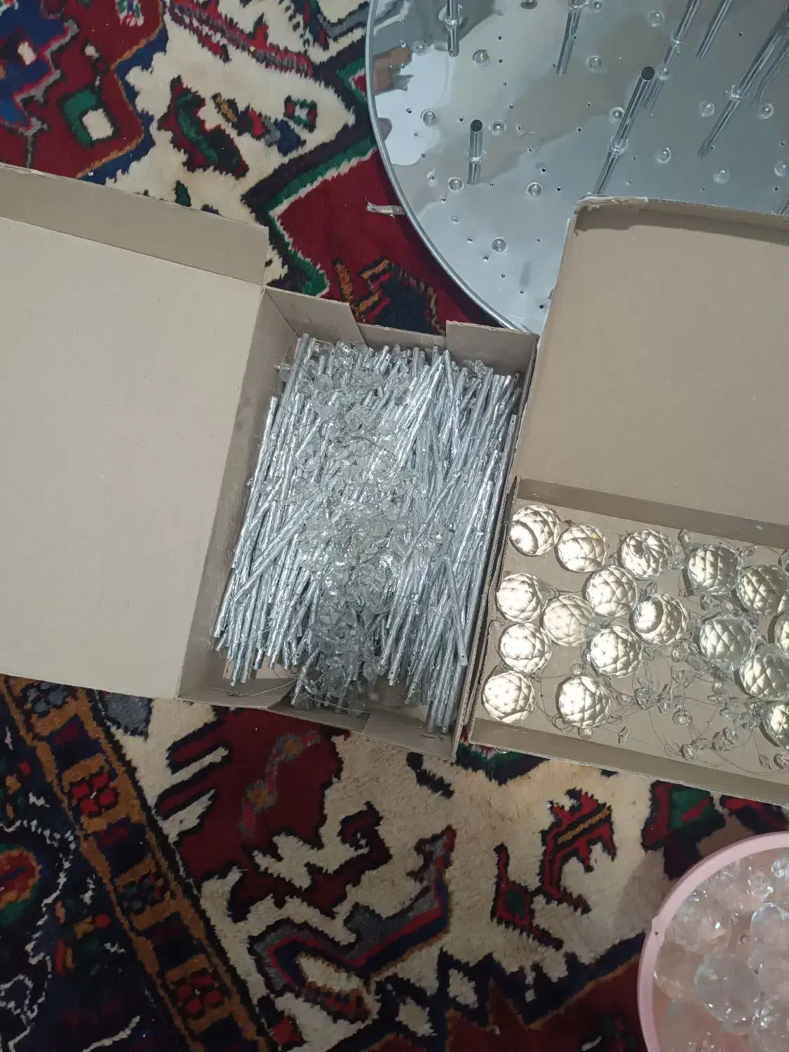 نزدیک 100عدد کریستال لوستر ونی|لوستر و چراغ آویز|تبریز, |دیوار