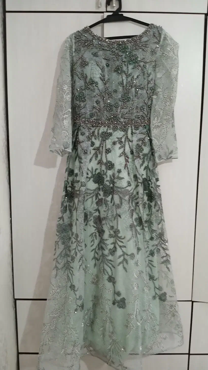 لباس مجلسی|لباس|قدس, شهر‌قدس|دیوار