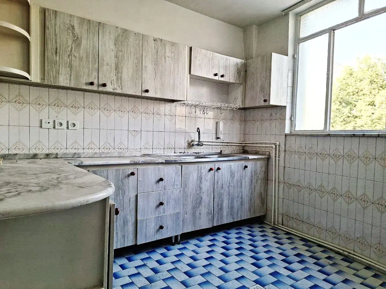 90متر2خ*1واحدطبقه اول*اشرفی اصفهانی باغ فیض