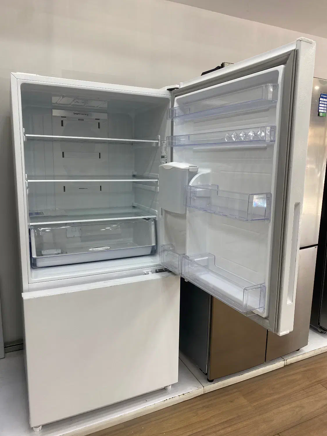 یخچال پایین فریزر اسنوا ویترینی|یخچال و فریزر|اسلام‌شهر, شهرک محمدیه|دیوار