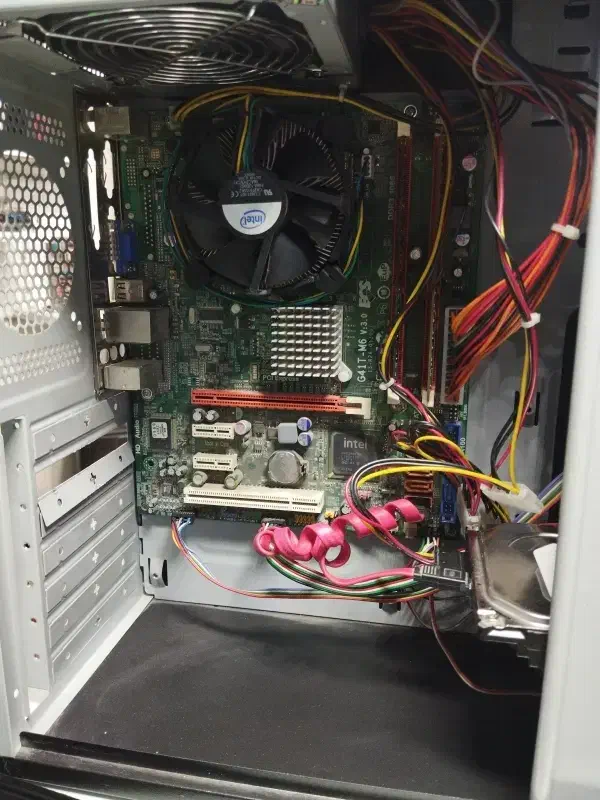 کامپیوتر  در حد نو|رایانه رومیزی|قدس, شهر‌قدس|دیوار