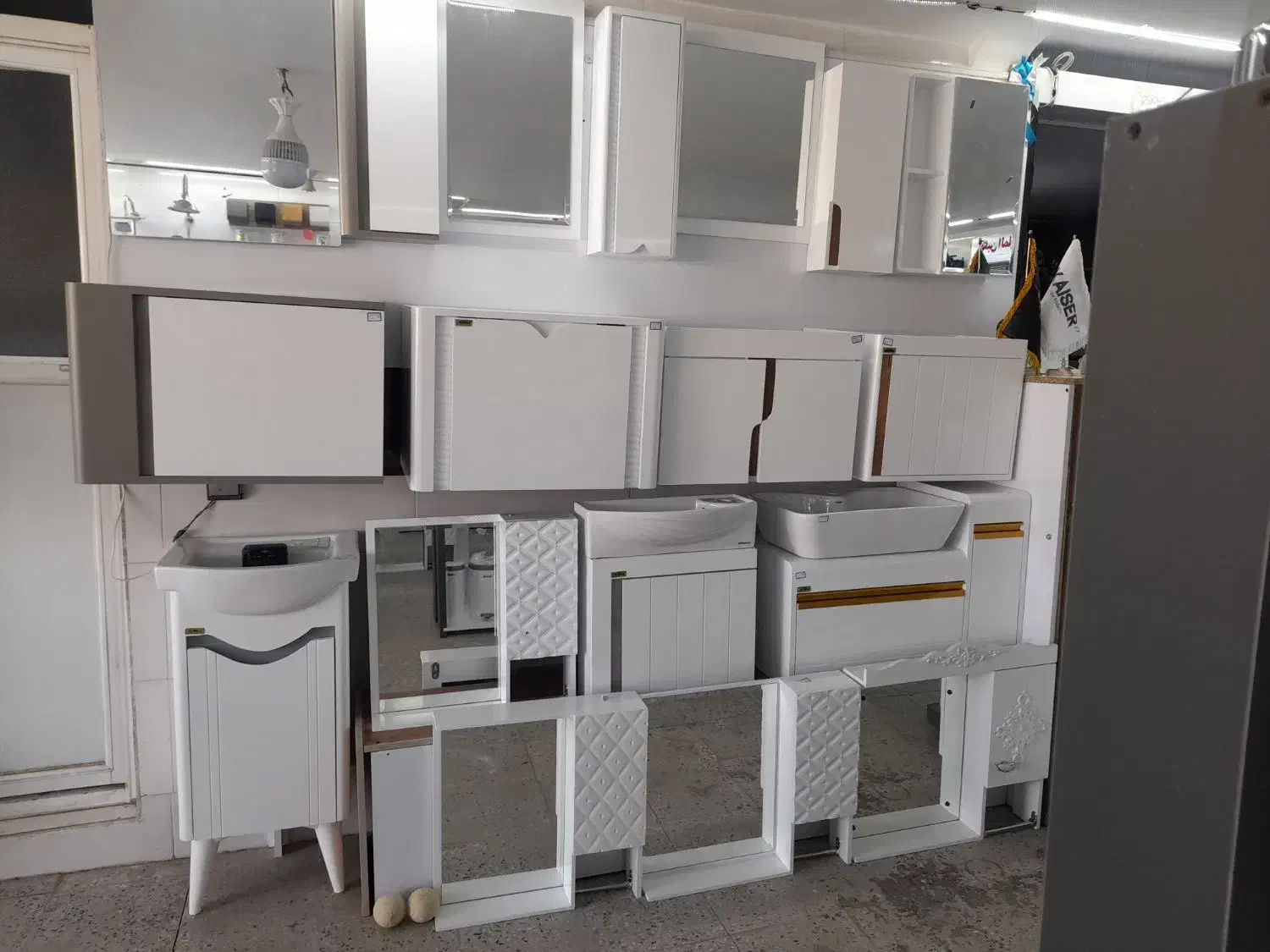 روشویی های دیواری همراه اینه باکس|لوازم سرویس بهداشتی|سنندج, |دیوار