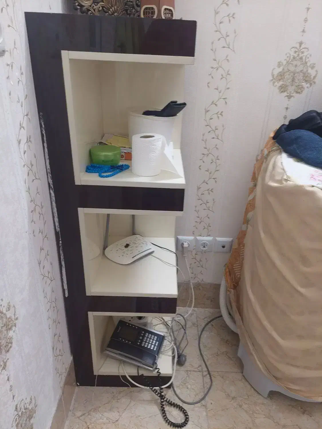 باکس سه طبقه جنس های گلس|کتابخانه، شلف، قفسههای دیواری|کاشان, فاز ۲ ناجی آباد|دیوار