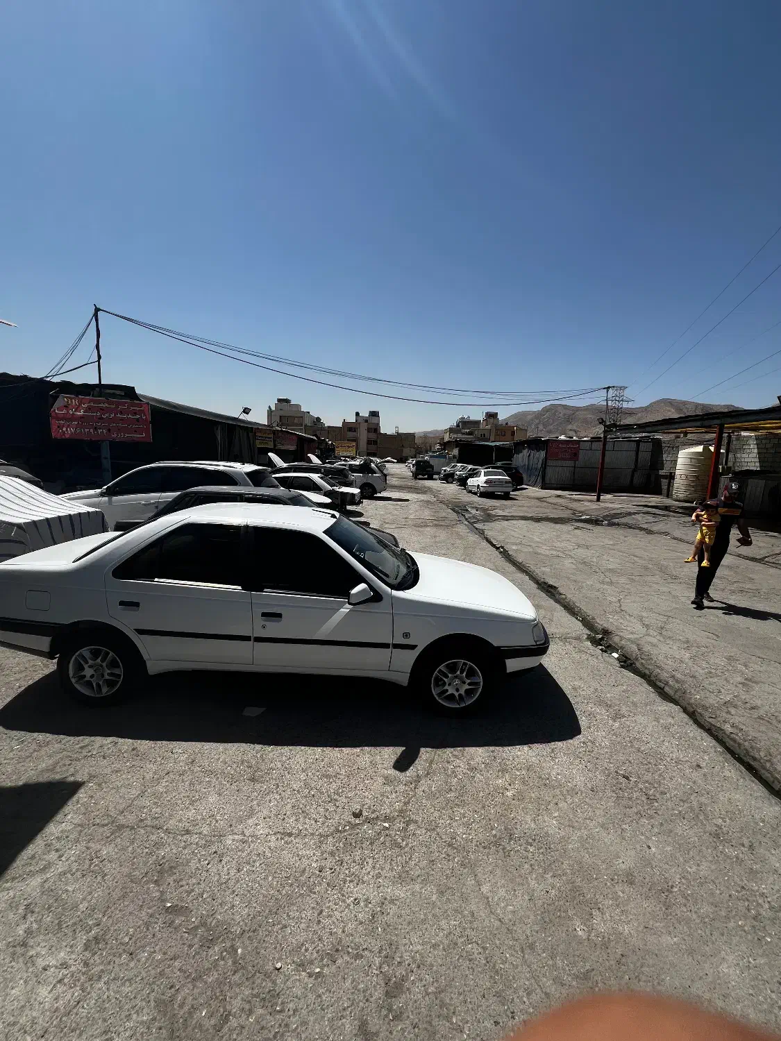 اجاره دهنه گاراژ جهت جلوبندی صافکاری و خدمات خودرو|اجارهٔ مغازه و غرفه|شیراز, شهرک امیر کبیر|دیوار