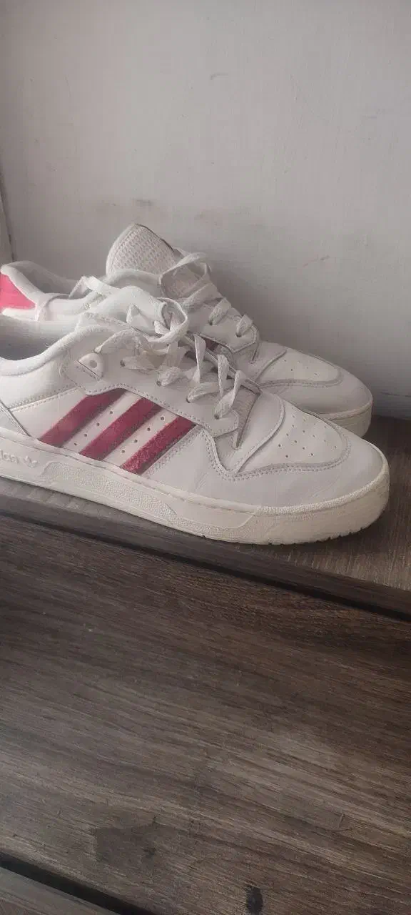 adidas Rivalry Low/red white|کیف، کفش، کمربند|ارومیه, |دیوار