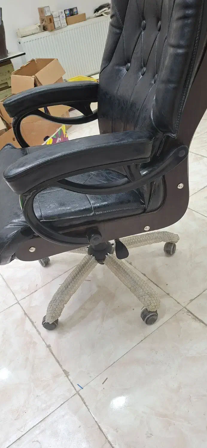 صندلی گردان مدیریت|مبلمان اداری|رباط‌کریم, رباط‌کریم|دیوار