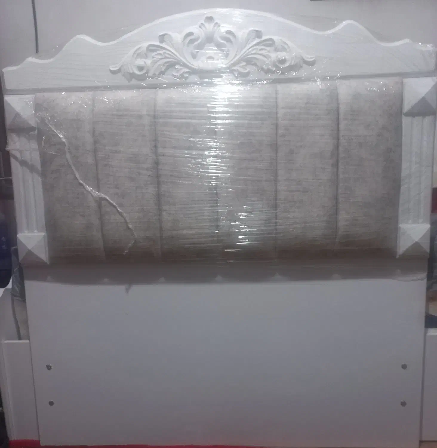 تخت یکنفره سفید|تخت و سرویس خواب|رشت, بلوار گیلان|دیوار