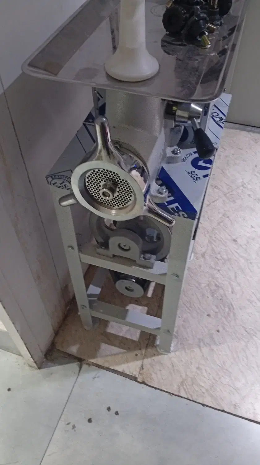 چرخ گوشت صنعتی تسمه ای آک|کافیشاپ و رستوران|قم, الغدیر|دیوار