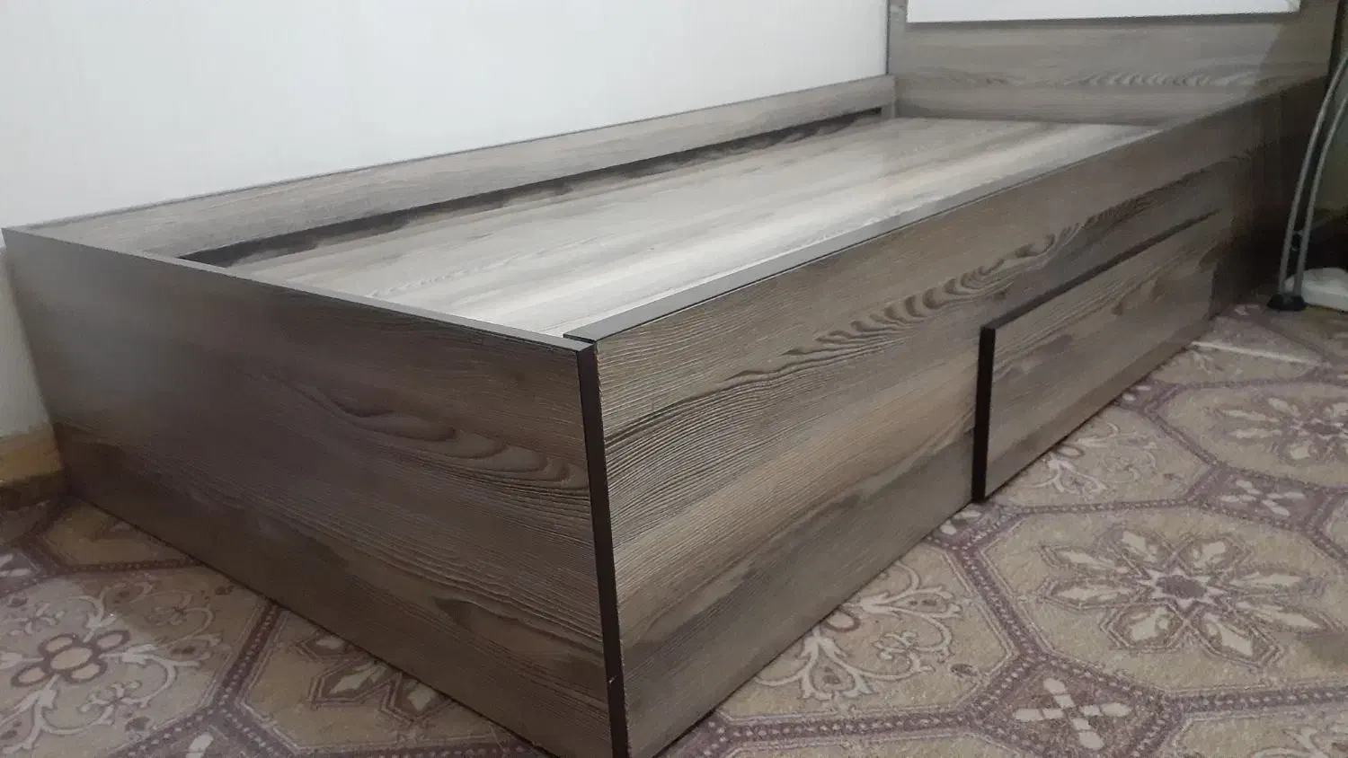 تخت خواب یک نفره جنس mdf|تخت و سرویس خواب|رشت, رودباری|دیوار