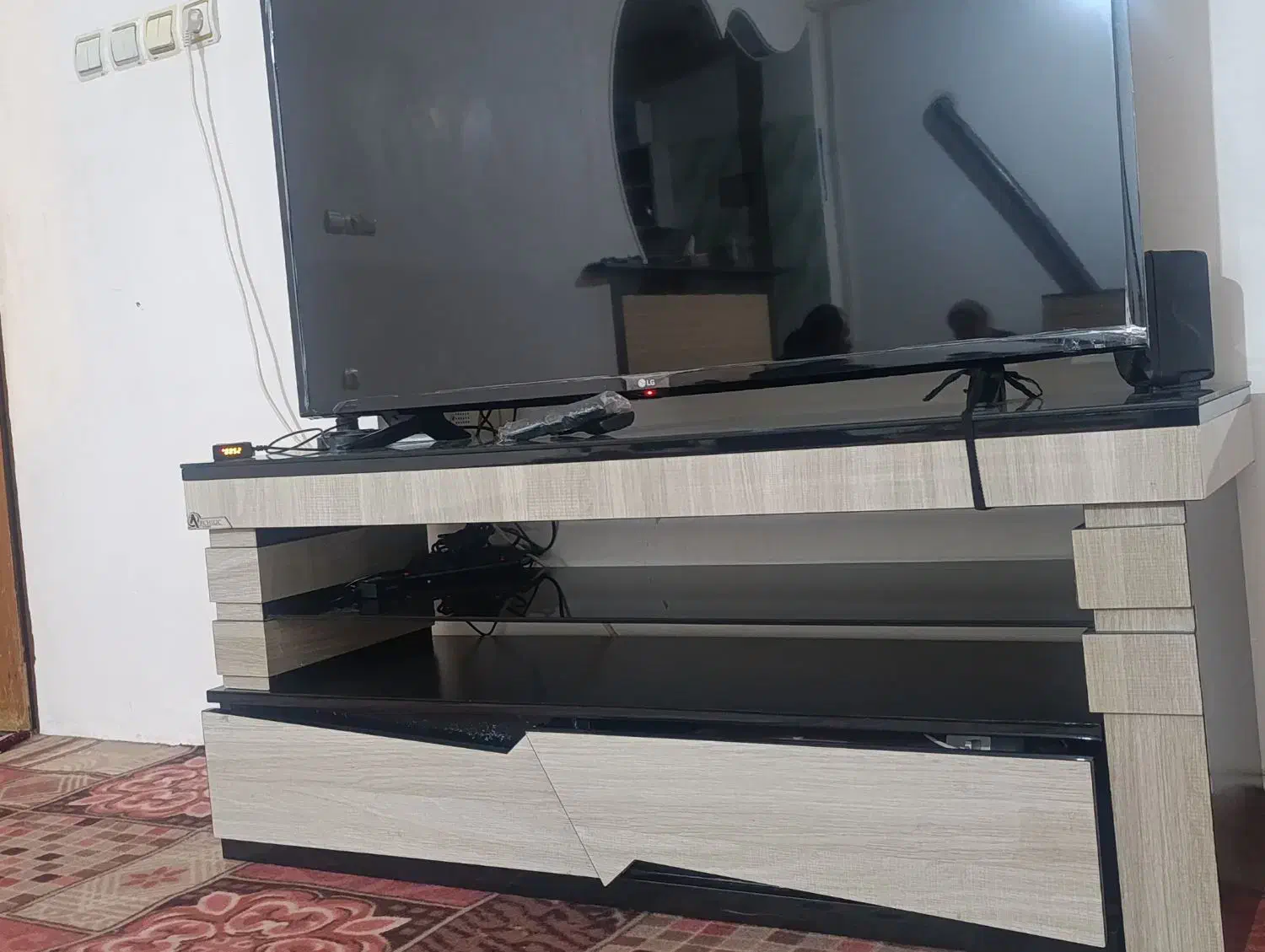 زیر تلویزیون ۲ تیکه|میز تلویزیون|کرمانشاه, |دیوار