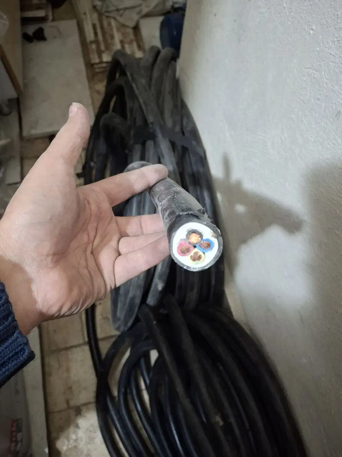 کابل افشان ۴در۲۵|مصالح و تجهیزات ساختمان|تهران, پرستار|دیوار