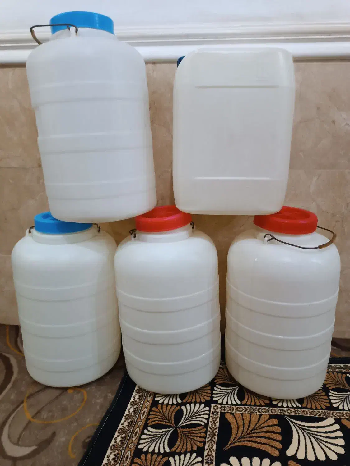 دبه آب|ظروف نگهدارنده، پلاستیکی، یکبارمصرف|چغادک, |دیوار