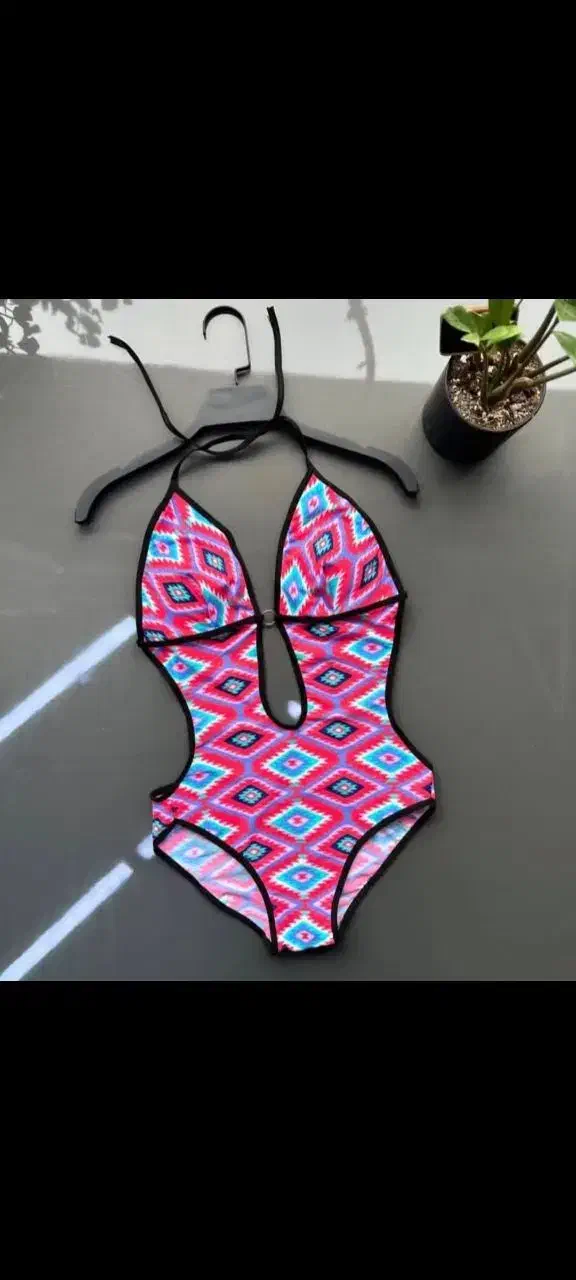 تعدادی لباس زیر و لباس خواب بفروش میرسدعمده و تک|لباس|بروجرد, |دیوار