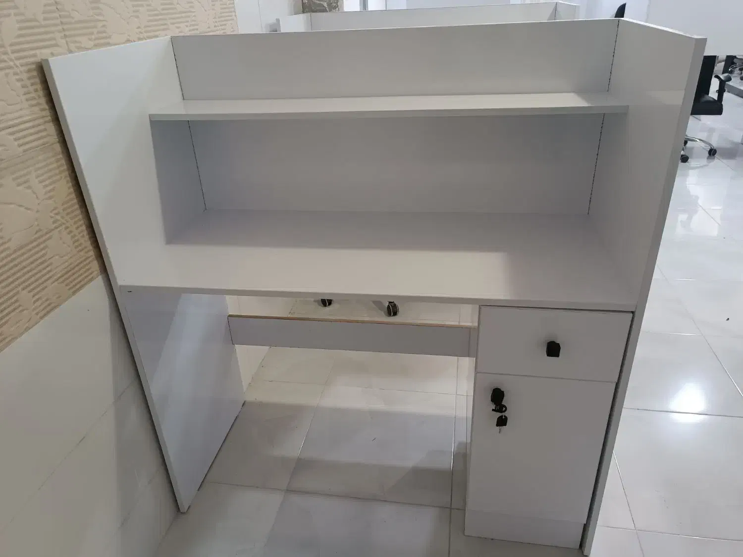 میز تحریر نو|میز تحریر و کامپیوتر|جم, |دیوار