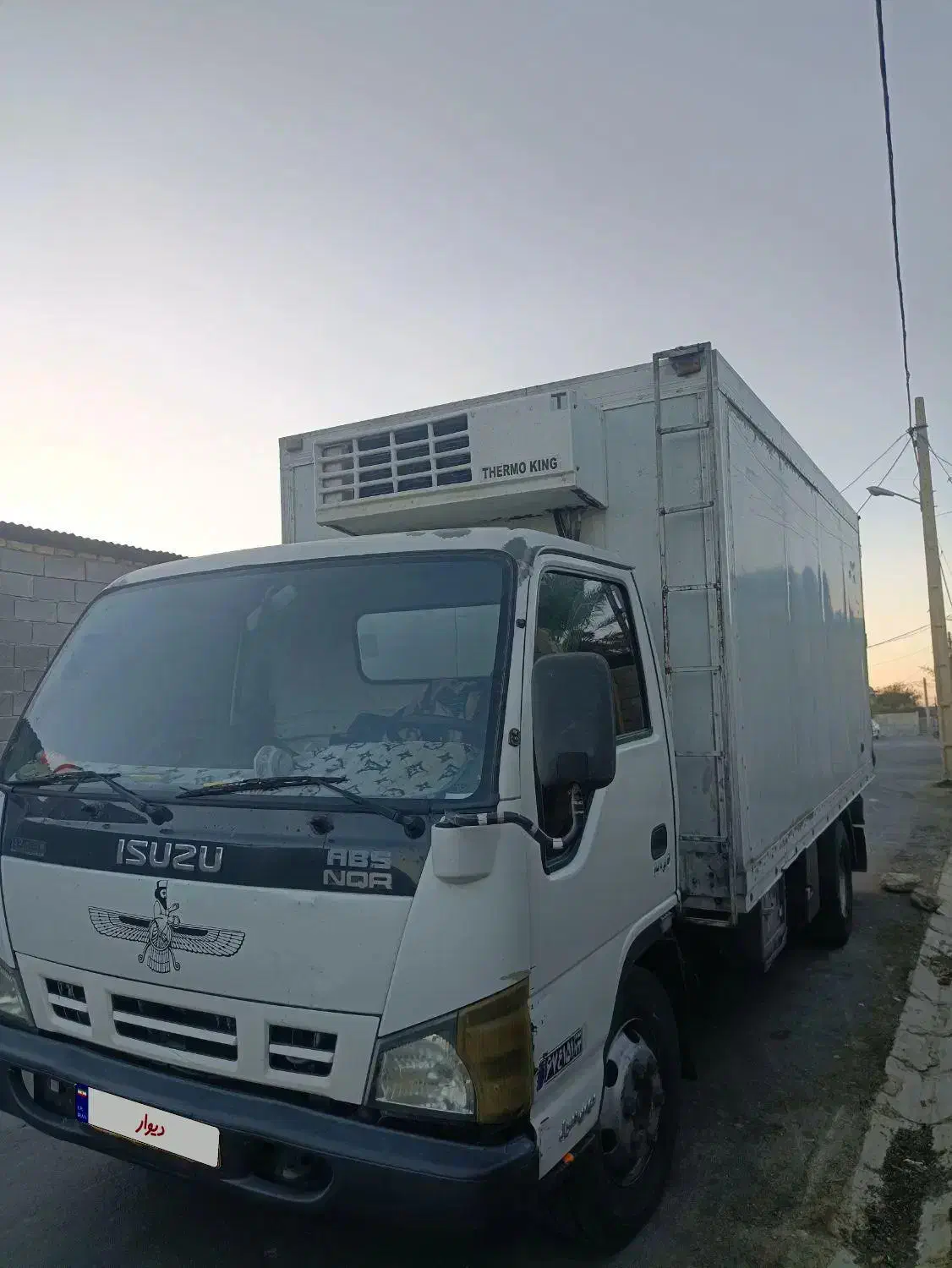 فروش یک دستگاه ماشین ایسوزو هشت تن مدل ۹۰|خودرو سنگین|سیمکان, |دیوار