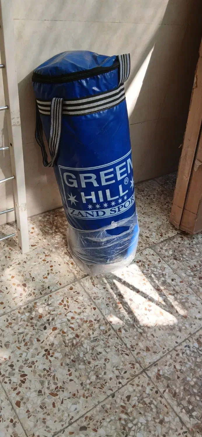 یه آغوشی کودک و یه کیسه بوکس بفروش|کالسکه و لوازم جانبی|اهواز, یوسفی|دیوار