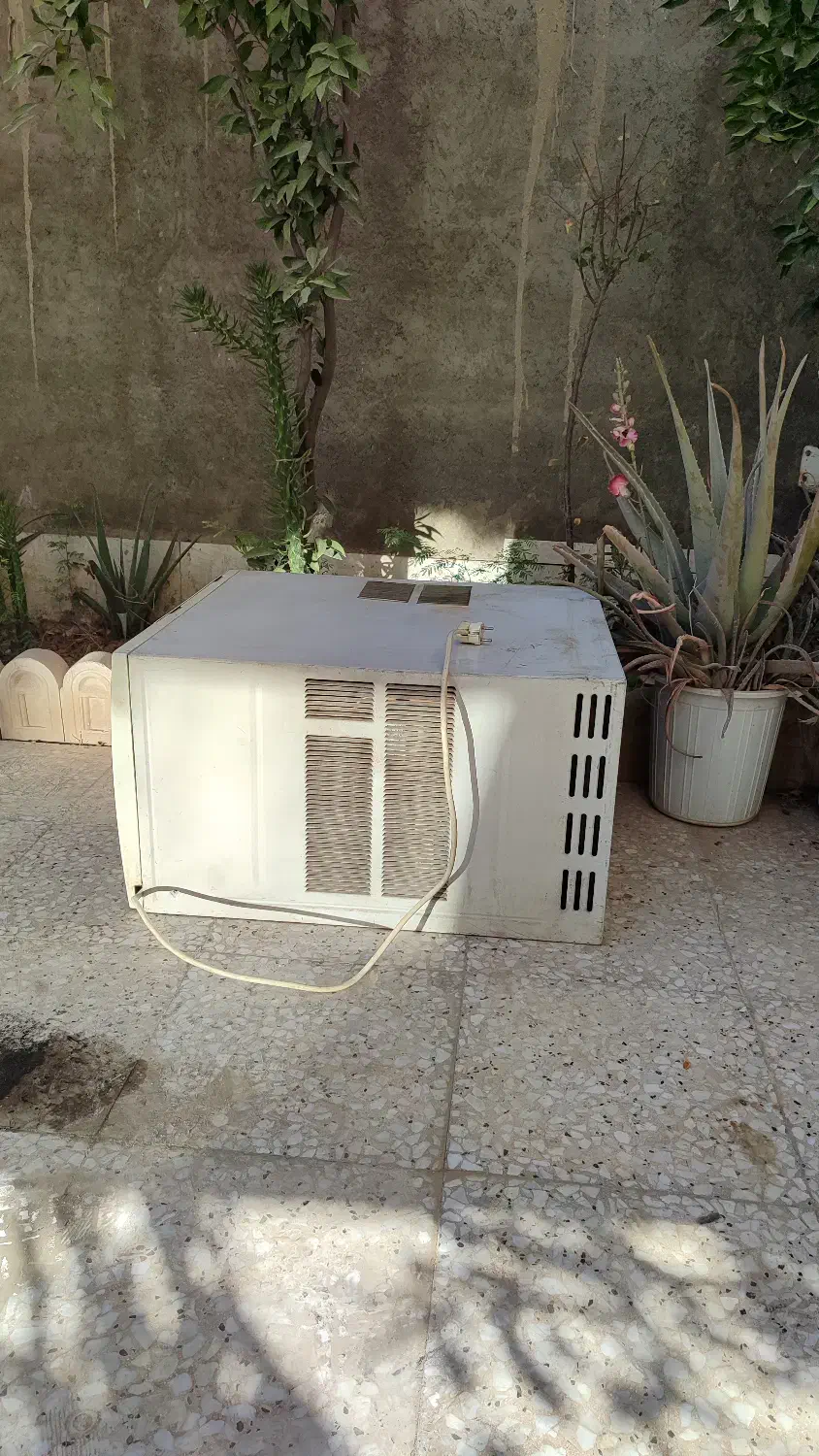 کولر پنجره ای ال جی موتور بزرگ|کولر گازی و فن‌کوئل|گنبد کاووس, |دیوار