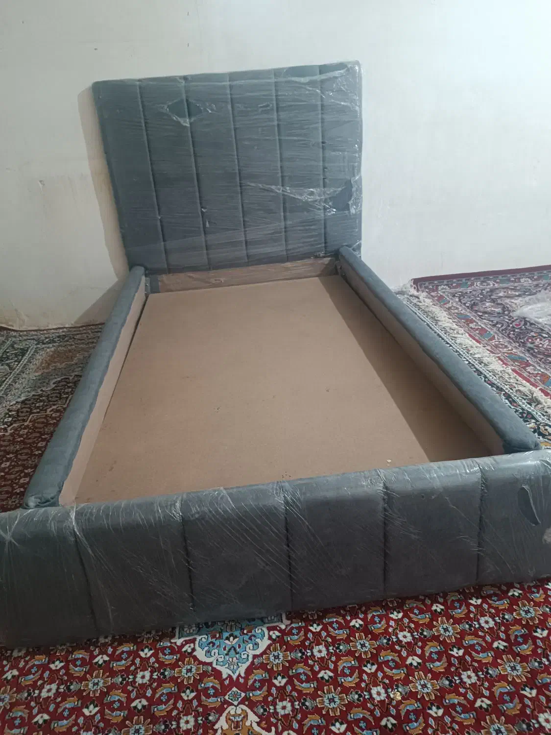 تخت خواب بدون تشک سایز ۱۲۰در ۱۹۰|تخت و سرویس خواب|شهریار, رزکان|دیوار