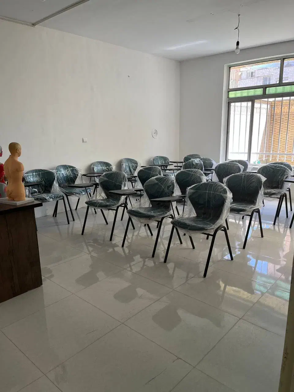اجاره کلاس ساعتی، دایمی، تک‌کلاس، طبقه مستقل|اجارهٔ کوتاه‌مدت دفتر کار و فضای آموزشی|تبریز, |دیوار