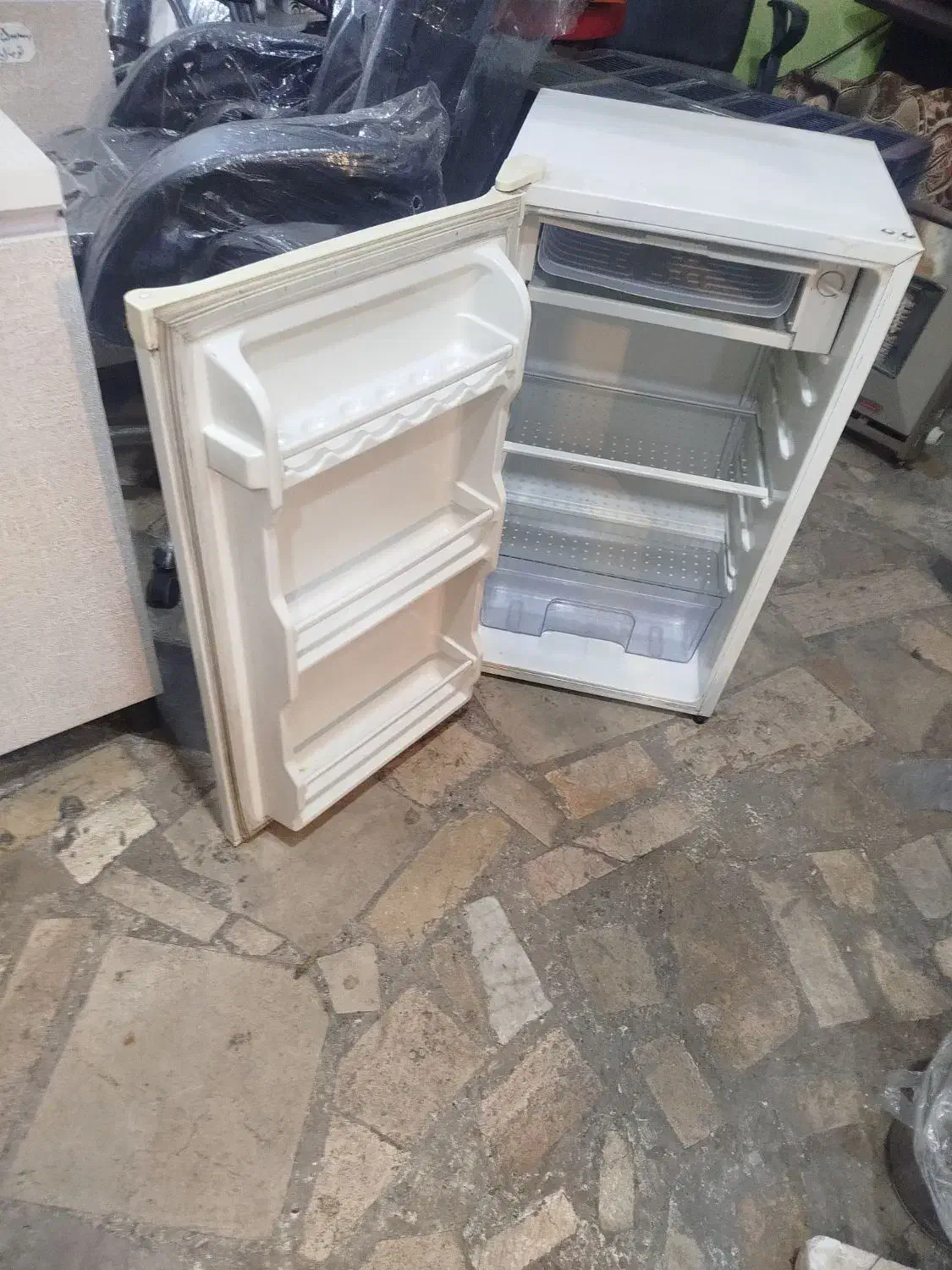 یخچال کوچک در حد نو با موتور نو|یخچال و فریزر|میانه, |دیوار