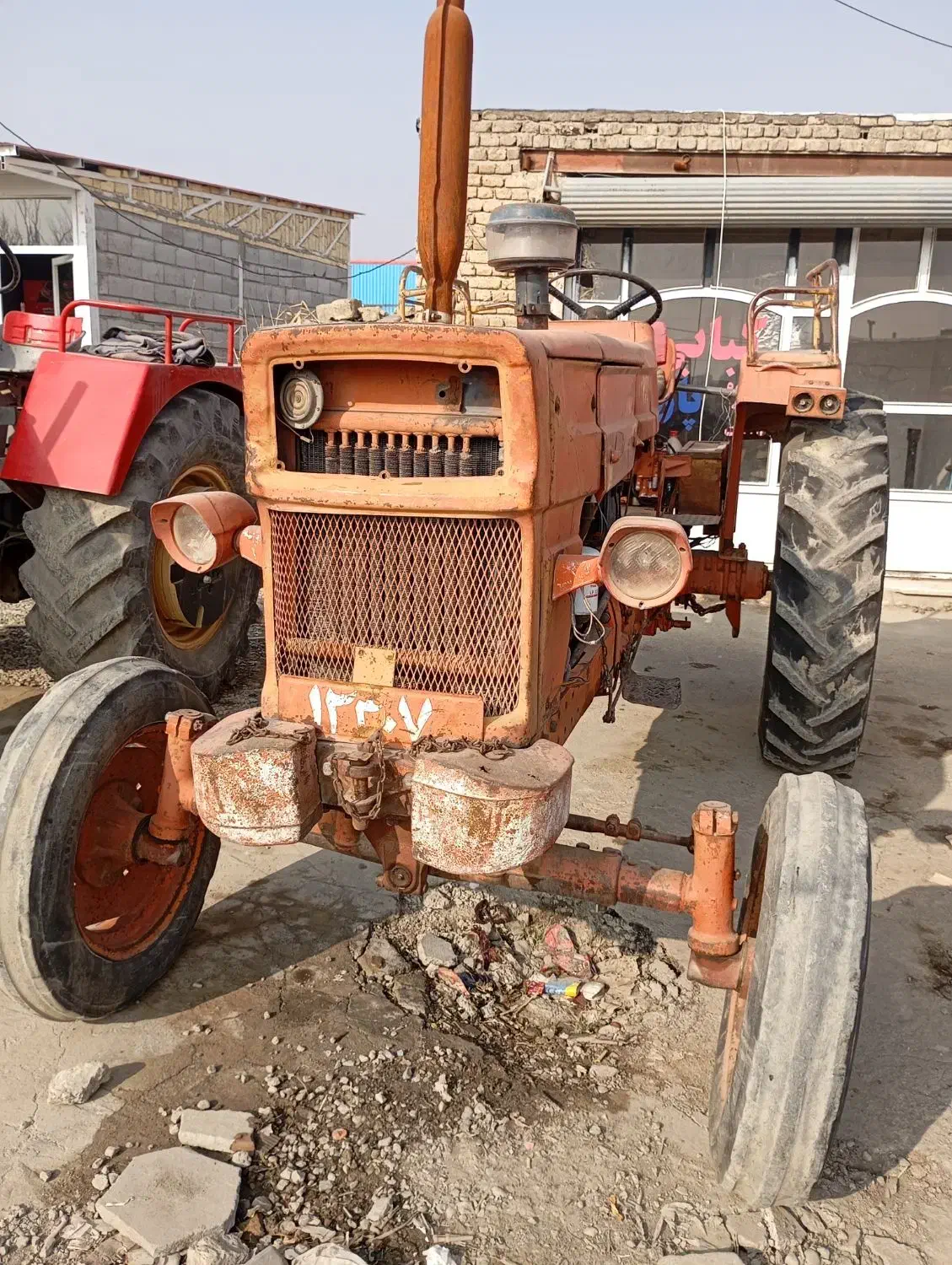 تراکتور‌مدل‌۶۲تمام‌فابریک‌عتیقه‌واقعی|خودرو سنگین|سیلوانه, |دیوار
