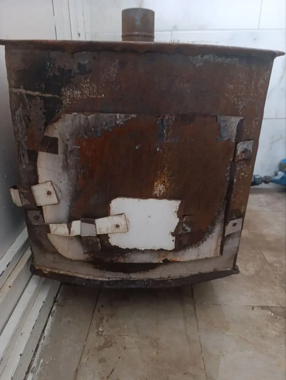 بخاری هیزمی|بخاری، هیتر، شومینه|میانه, |دیوار