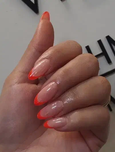 کاشت ناخن|خدمات آرایشگری و زیبایی|باسمنج, |دیوار