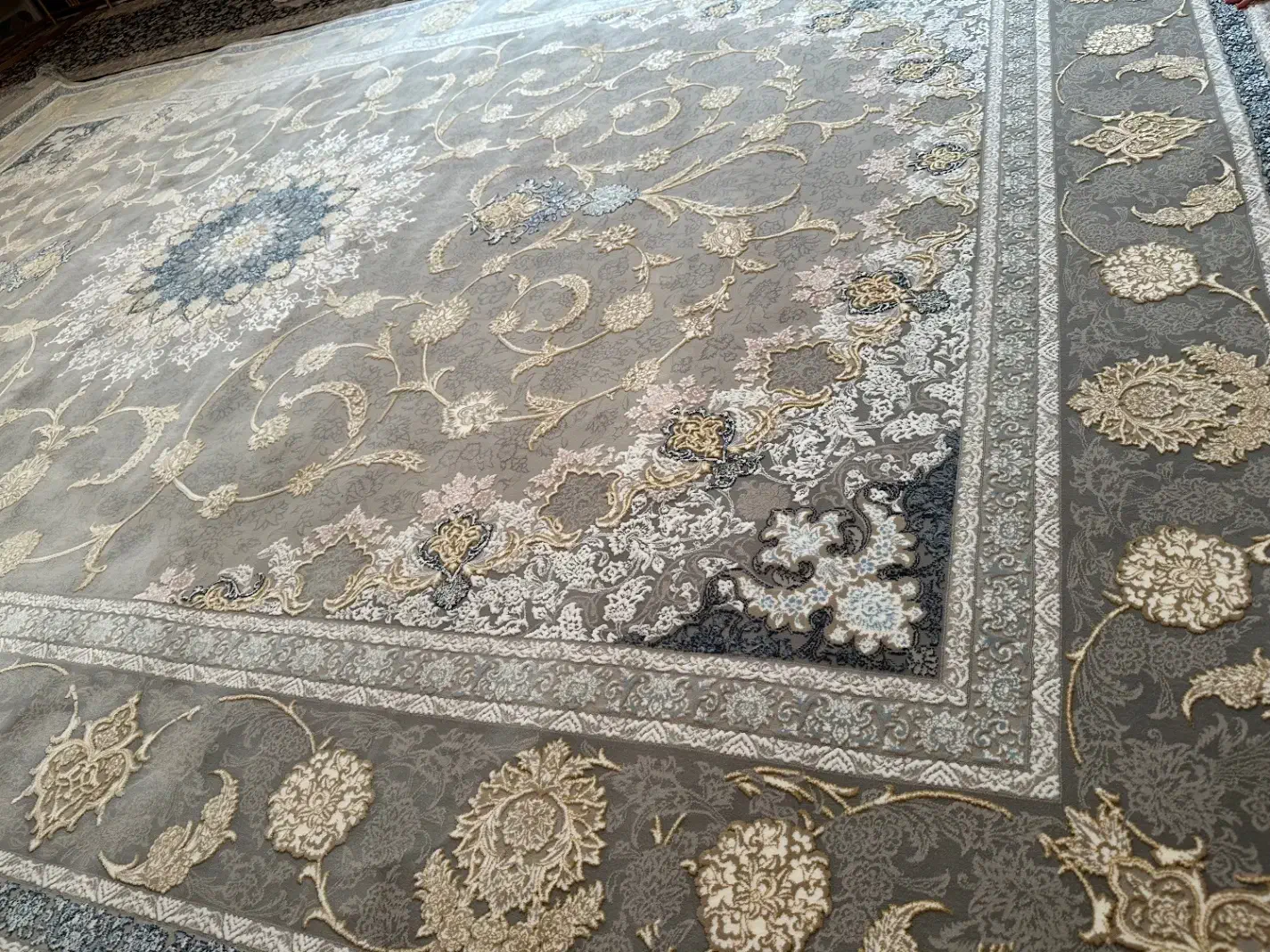 فرش گل برجسته نونو|فرش|اسدآباد, |دیوار