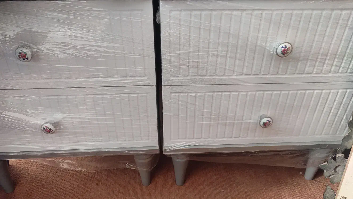 تخت دو نفره با میز ارایش و دو تا پاتختی|تخت و سرویس خواب|قم, زنبیل آباد|دیوار