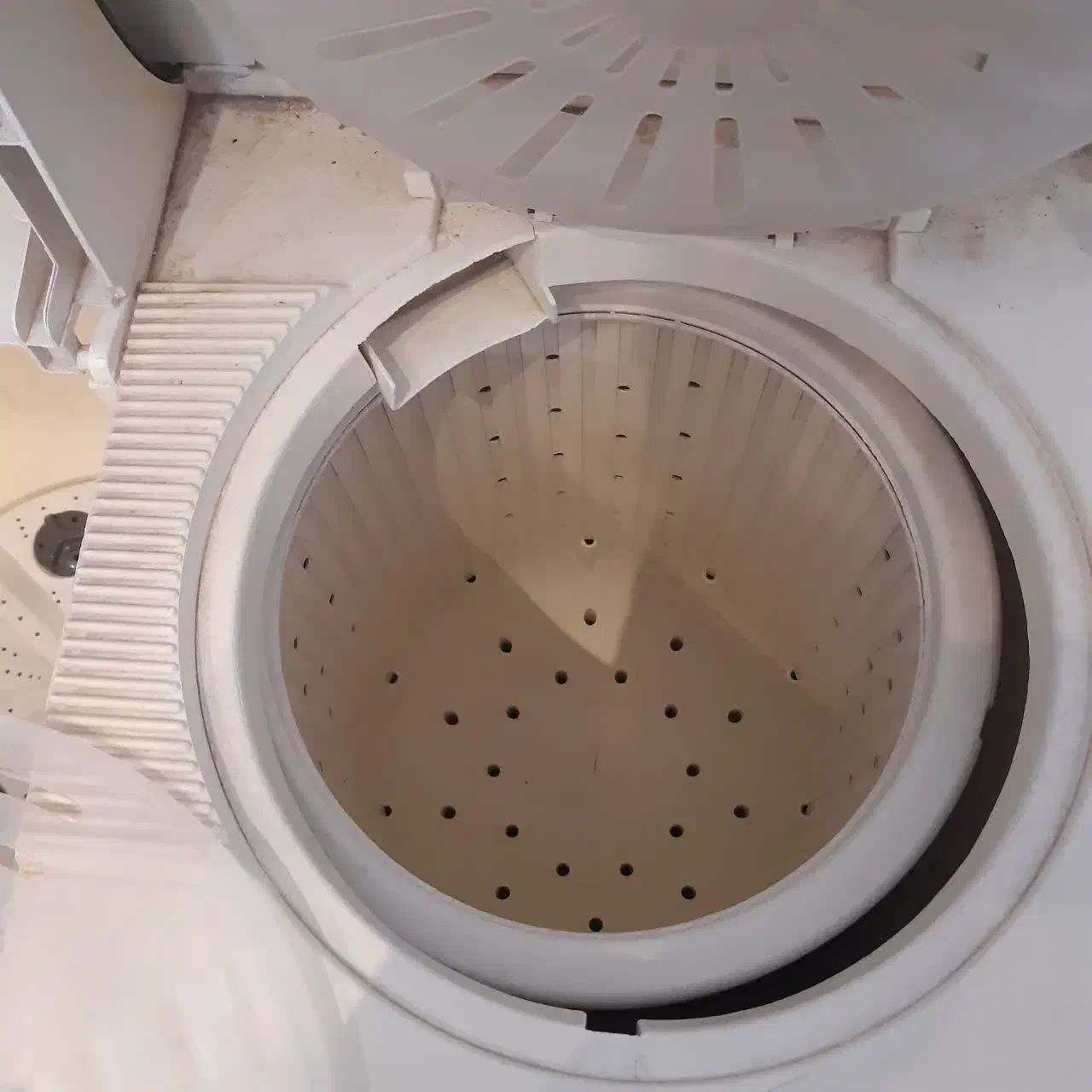 لباس شویی دوقلو 9کیلیویی سالم|ماشین لباسشویی و خشککن لباس|برخوار, |دیوار