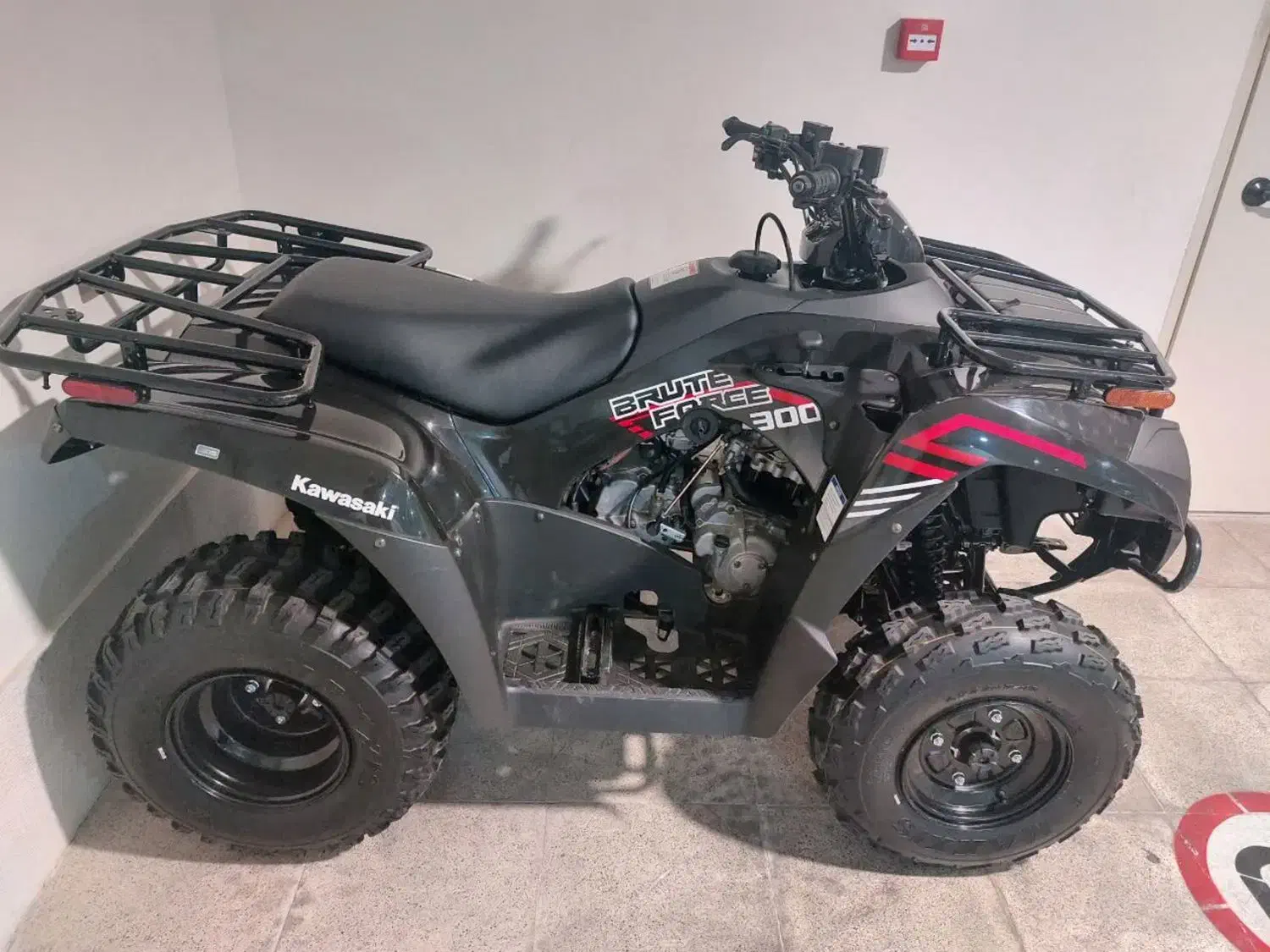 موتور چهار چرخ کاوازاکی بروت فورس ۳۰۰ سی سی|موتورسیکلت|تهران, جوادیه تهرانپارس|دیوار