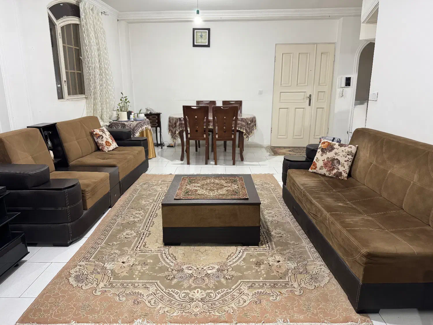 ست مبل راحتی ۳+۲+۱ به‌همراه میز جلو مبلی و کنسول|مبلمان خانگی و میز عسلی|ساری, |دیوار