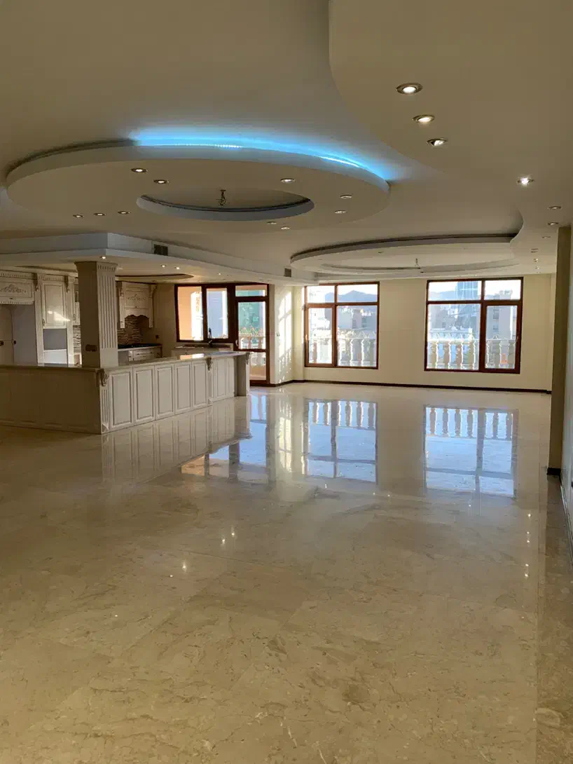 ۲۰۰متر*۲پارکینگ باکس*۸ساله / ویوابدی قلب فلکه دوم