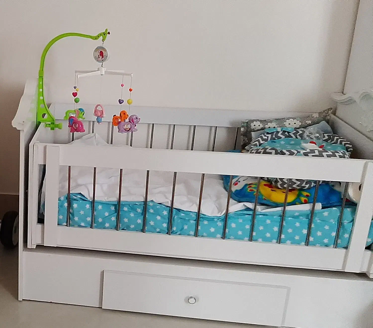 تخت گهواره ای نو|تخت و سرویس خواب|خواف, |دیوار