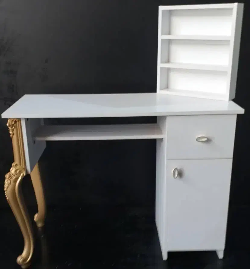 میز ناخن استند لاک و صندلی|آرایشگاه و سالنهای زیبایی|اردبیل, |دیوار