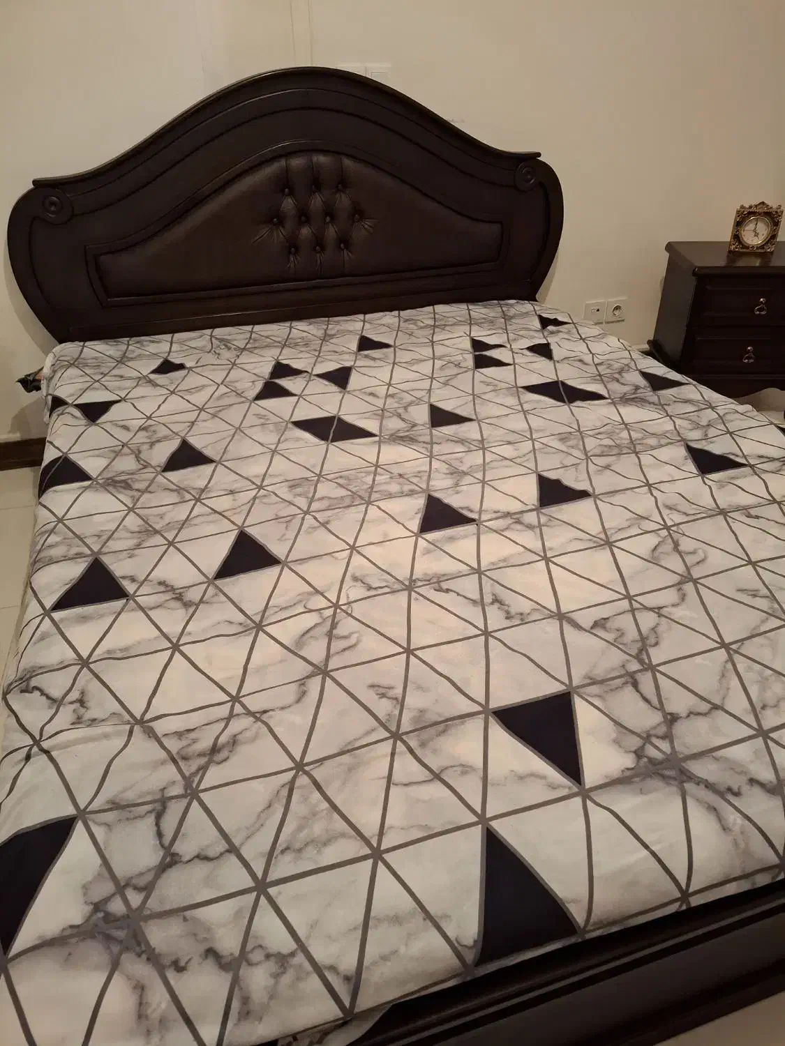 سرویس خواب دو نفره|تخت و سرویس خواب|همدان, |دیوار