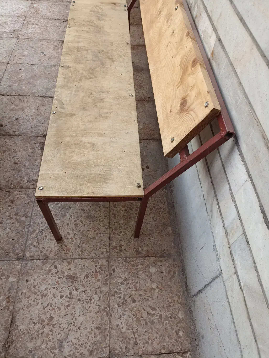 نیمکت تمیز و محکم|صندلی و نیمکت|اهواز, طالقانی|دیوار